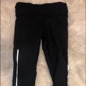 LULULEMON CROPPED LEGGINGS!